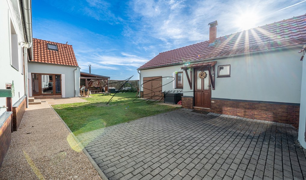 Prodej ubytovacího objektu 208 m², Dráchov – náhled fotky 7