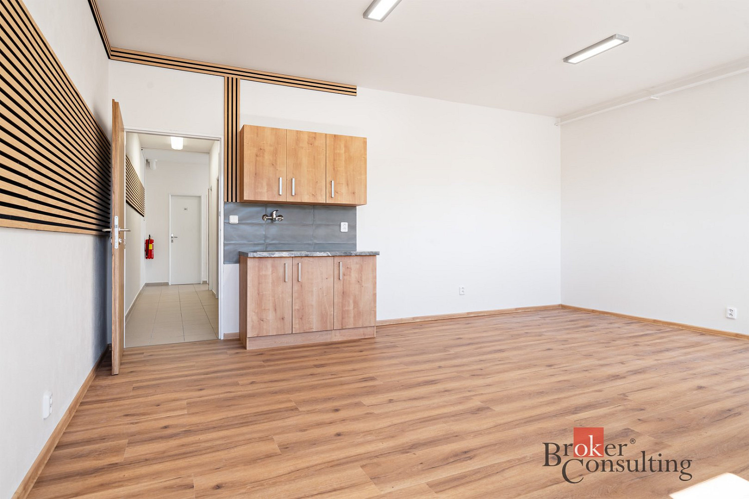 Pronájem kanceláře 80 m² – fotografie 2