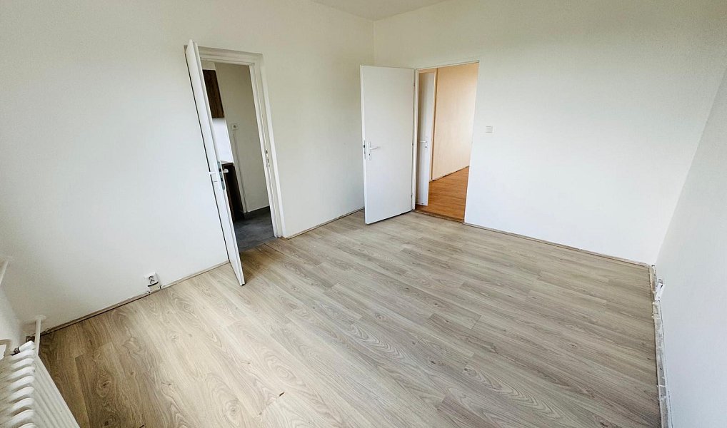 Pronájem bytu 2+1 50 m², Bochov – náhled fotky 3