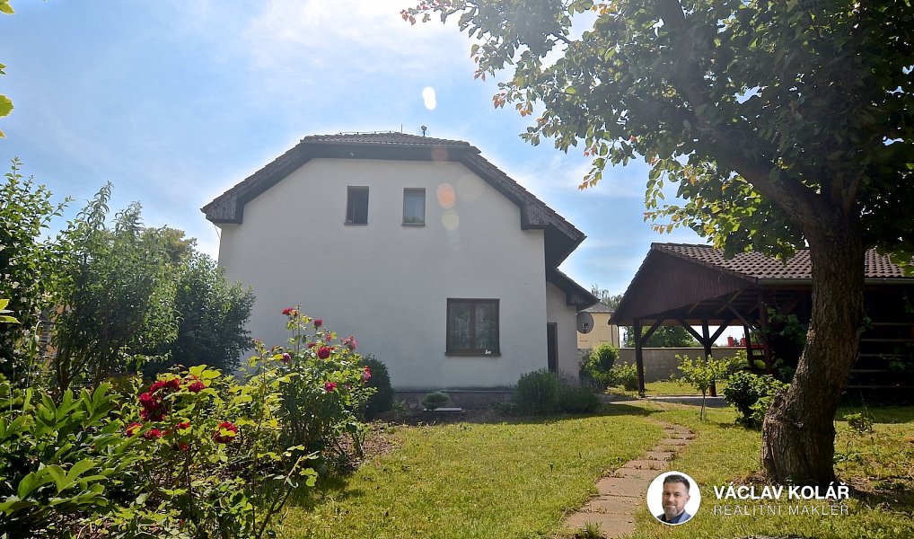 Prodej domu 196 m² s pozemkem 805 m², Stěžery – náhled fotky 3