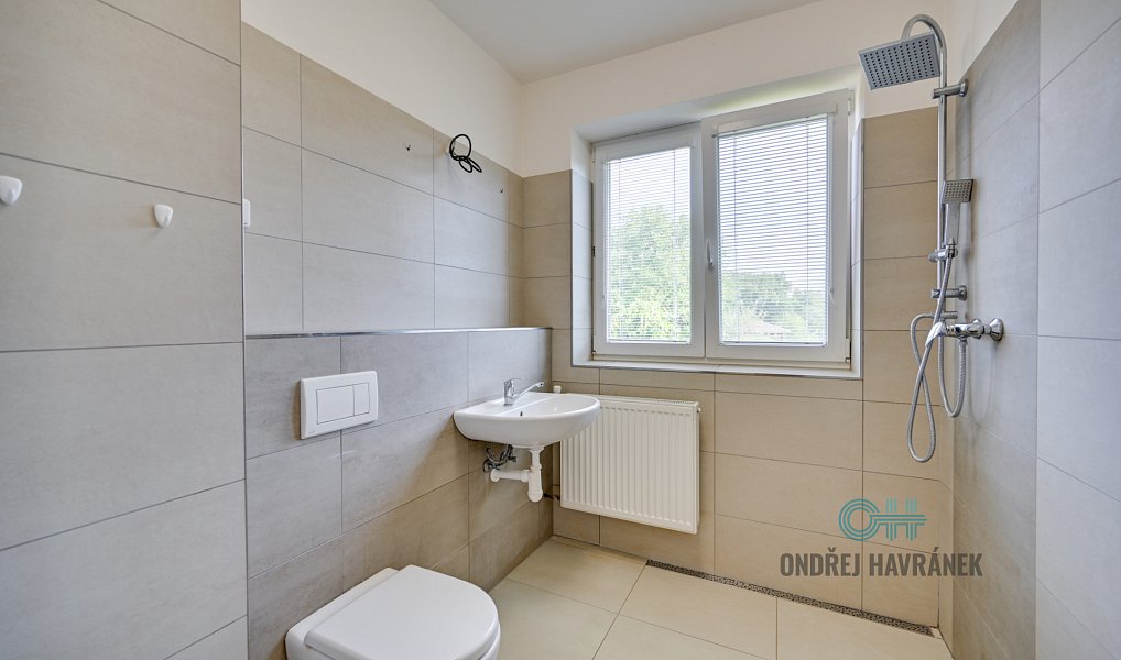 Prodej domu 222 m² s pozemkem 1 131 m², Chvalčov – náhled fotky 15