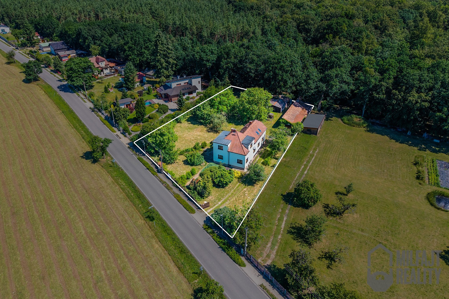 Prodej domu 260 m² s pozemkem 2 877 m²
