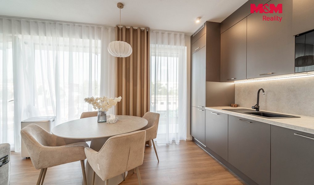 Prodej bytu 4+kk 141 m², Rokycany – náhled fotky 4