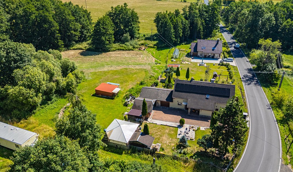 Prodej domu 258 m² s pozemkem 2 807 m², Teplá – náhled fotky 3