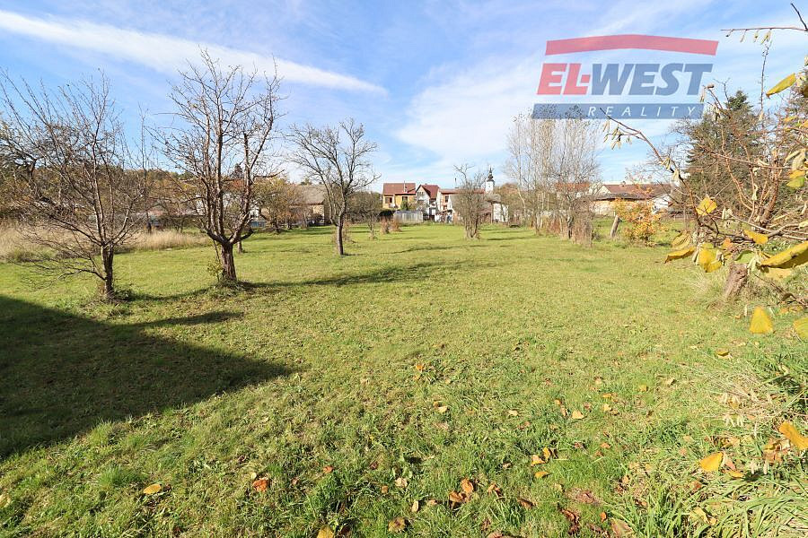 Prodej stavebního pozemku 1 935 m² – fotografie 2