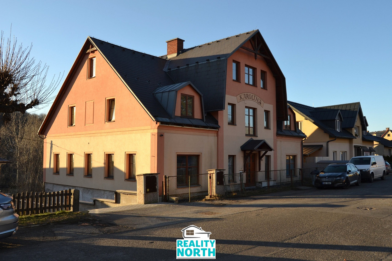 Prodej domu 690 m² s pozemkem 611 m²