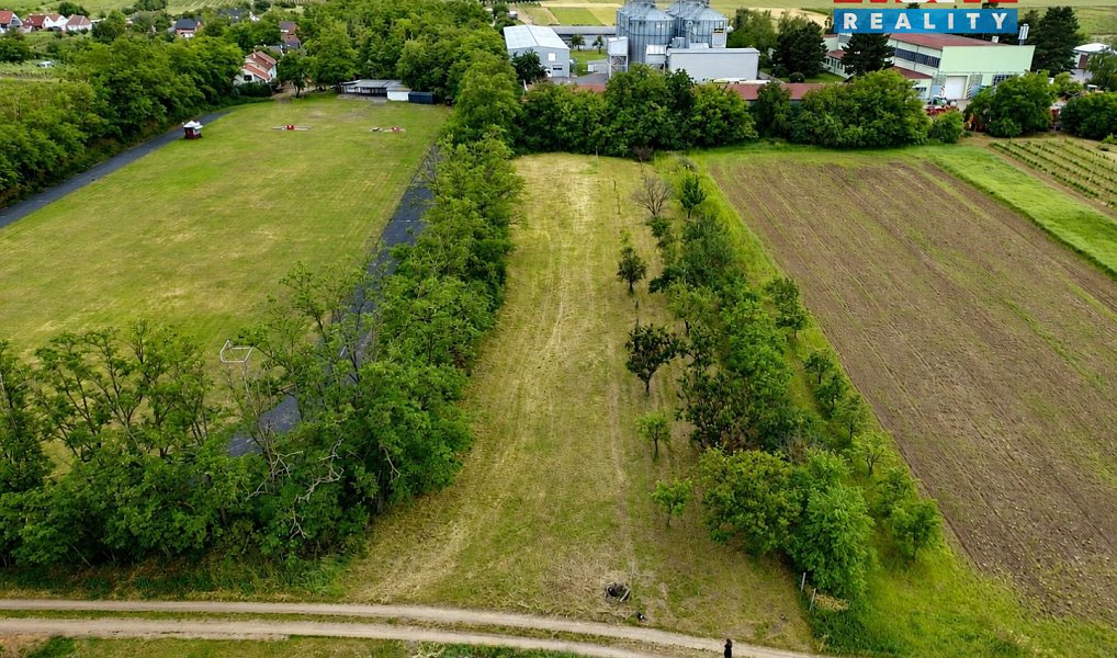 Prodej zahrady 832 m², Drnholec – náhled fotky 2