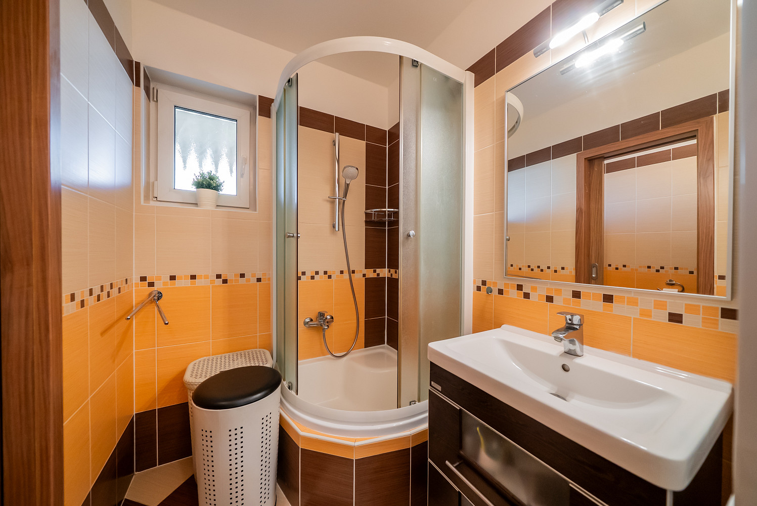 Prodej domu 180 m² s pozemkem 982 m² – pohled 6