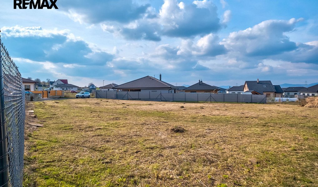Prodej stavebního pozemku 1 104 m², Hrobce – náhled fotky 2