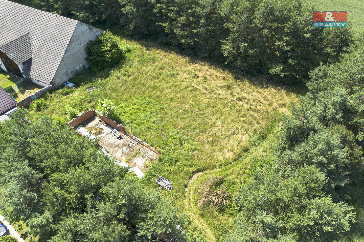 Prodej pole 664 m²