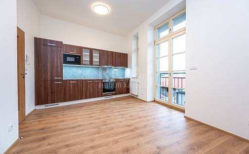 Pronájem bytu 2+kk 39 m², Komenského náměstí, Slaný, okres Kladno