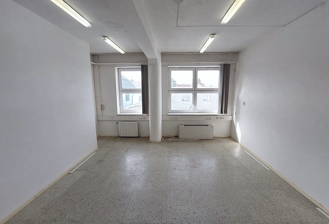 Pronájem kanceláře 54 m² – fotografie 2