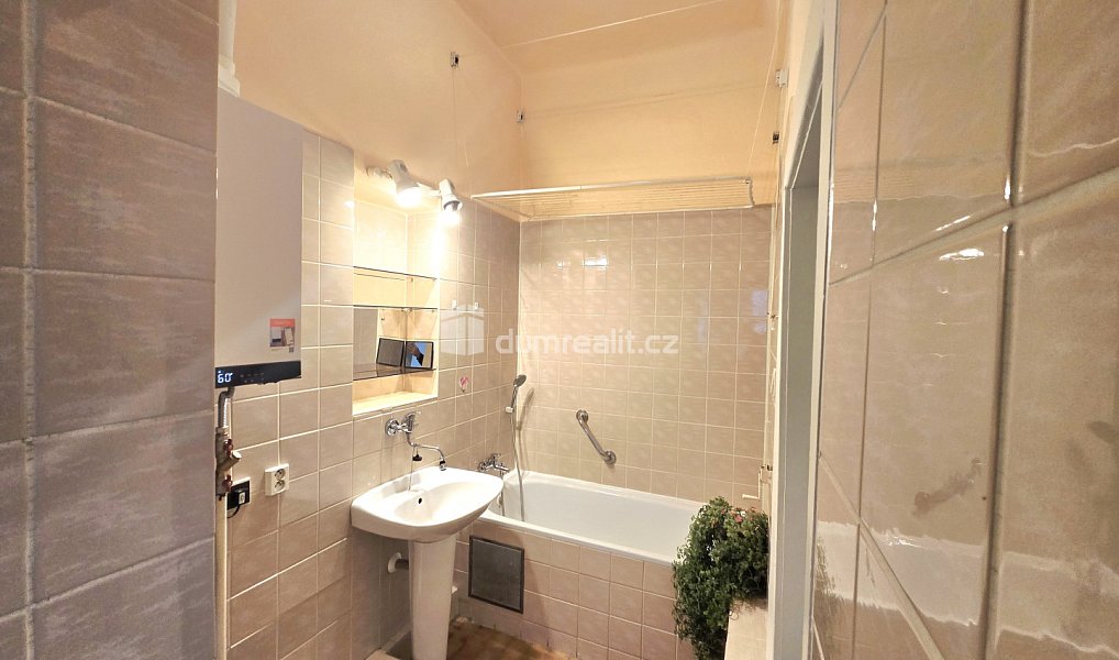 Prodej bytu 3+1 90 m², Praha – náhled fotky 22