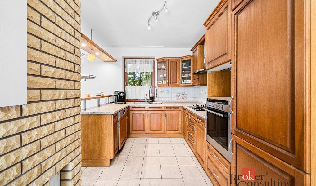 Prodej domu 196 m² s pozemkem 252 m², Horní Bříza – náhled fotky 3