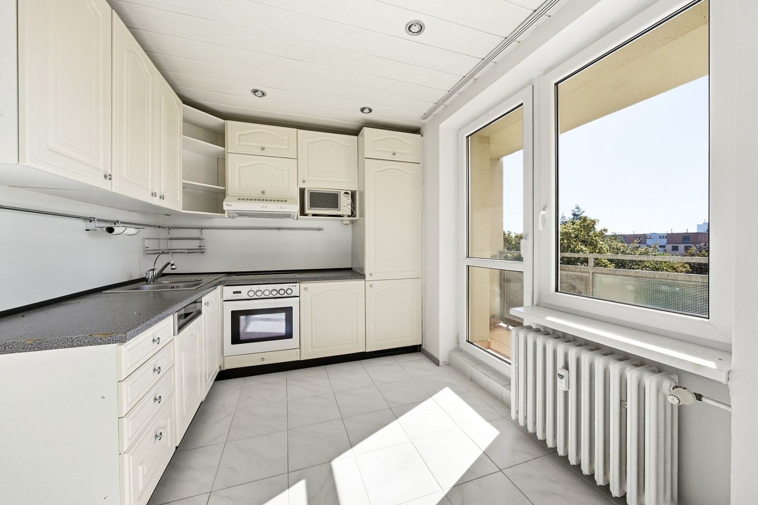 Pronájem bytu 3+1 71 m² – fotografie 2