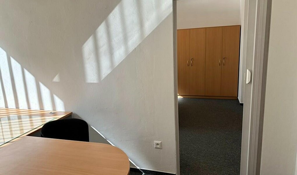 Pronájem kanceláře 30 m², Boršov nad Vltavou – náhled fotky 4