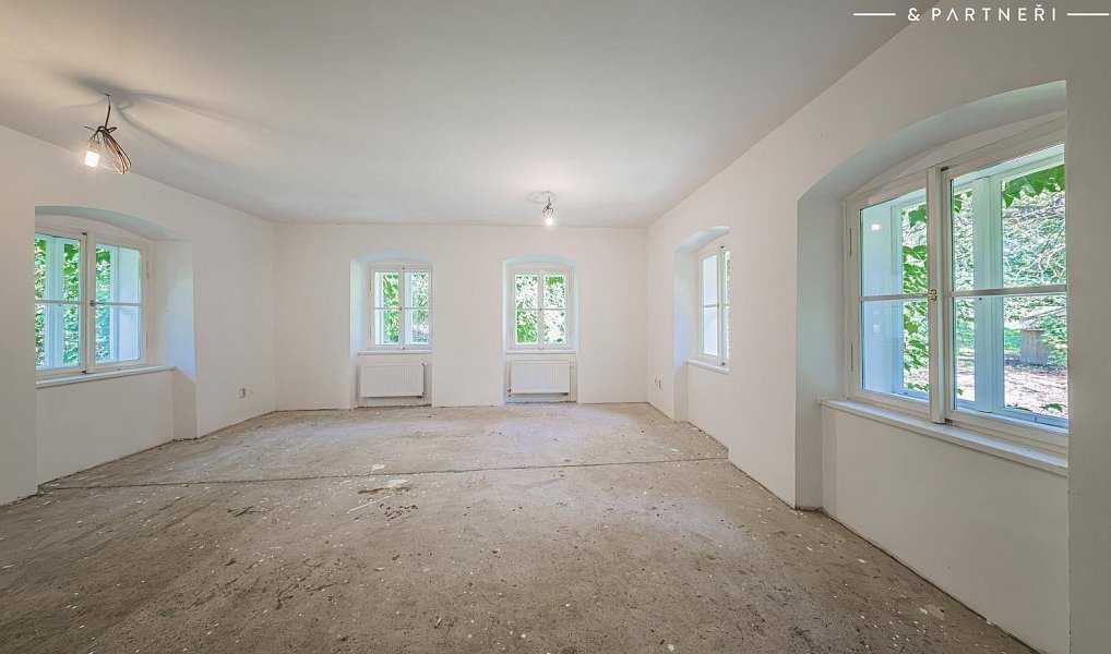 Prodej domu 300 m² s pozemkem 5 559 m², Hořice – náhled fotky 8