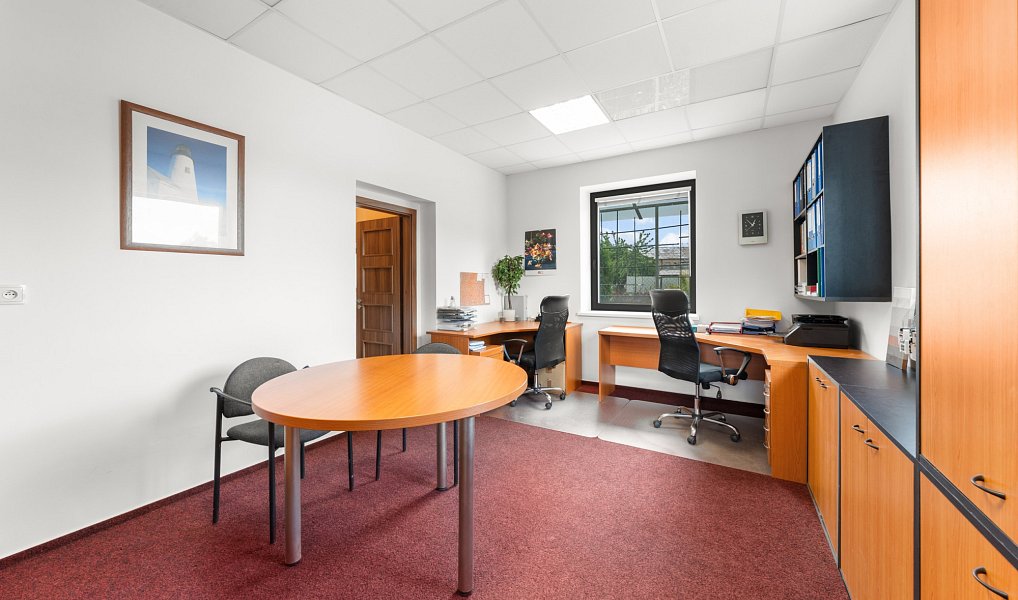 Prodej domu 340 m² s pozemkem 450 m², Jesenice – náhled fotky 14
