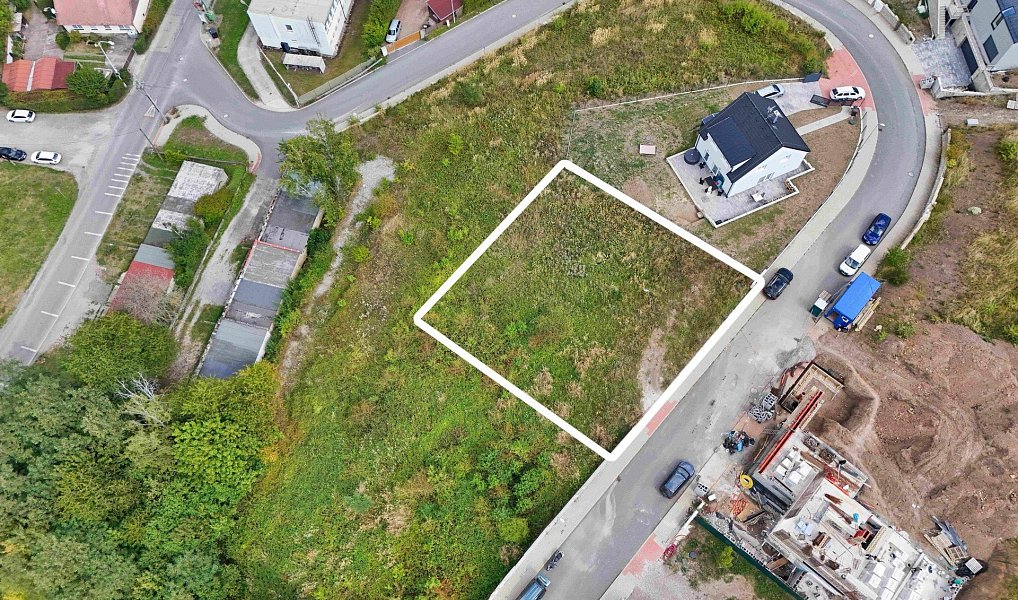 Prodej stavebního pozemku 810 m², Beroun – náhled fotky 2