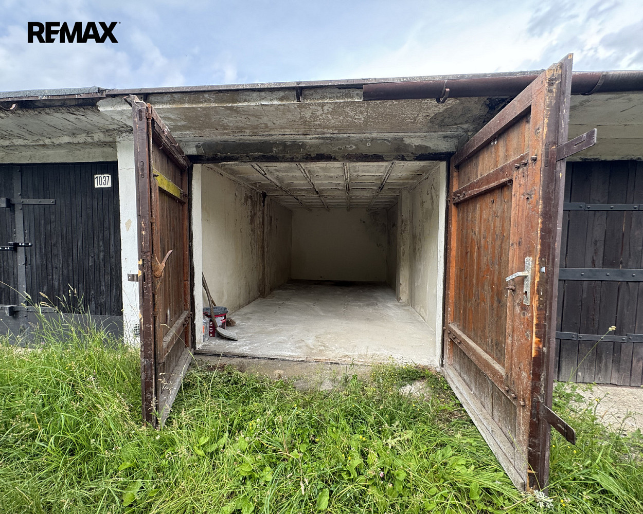 Prodej garáže 20m2, bílina - modřín