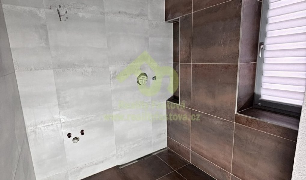 Prodej domu 156 m² s pozemkem 918 m², Lužany – náhled fotky 30
