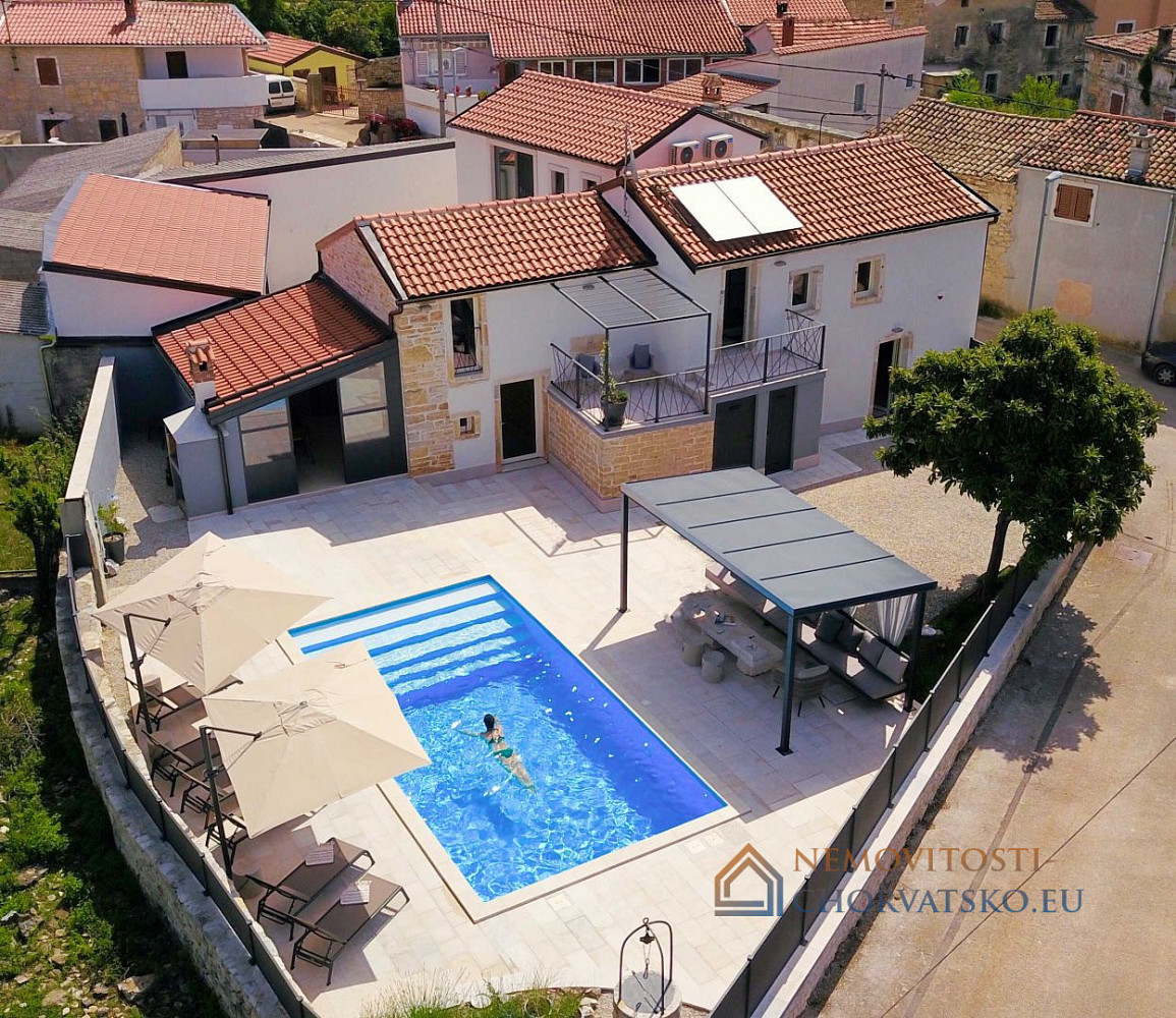 Prodej domu 136 m² s pozemkem 350 m² - Widok 3