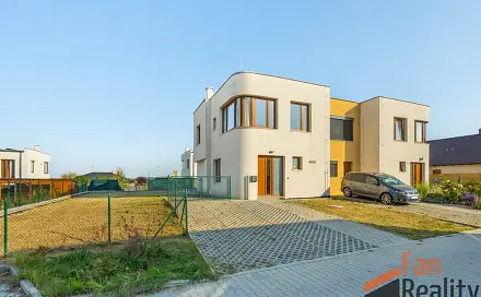 Pronájem domu 92 m² s pozemkem 160 m², Rubínová, Horoušany - Horoušánky, okres Praha-východ
