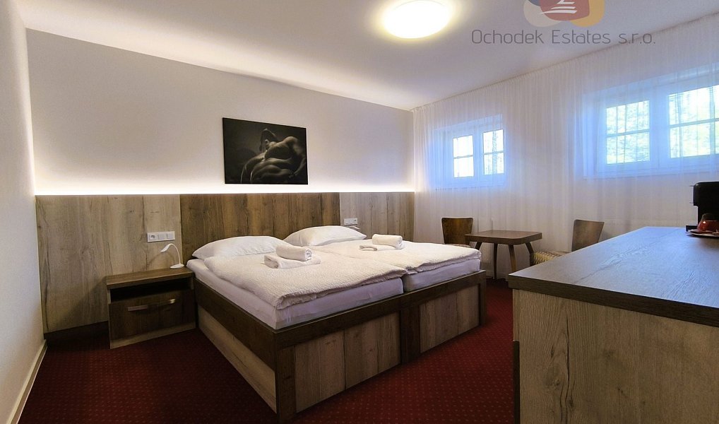 Prodej ubytovacího objektu 690 m², Hněvotín – náhled fotky 12