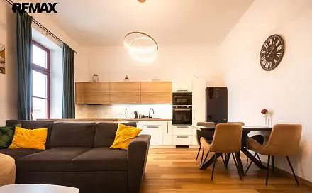 Pronájem bytu 3+kk 87 m²