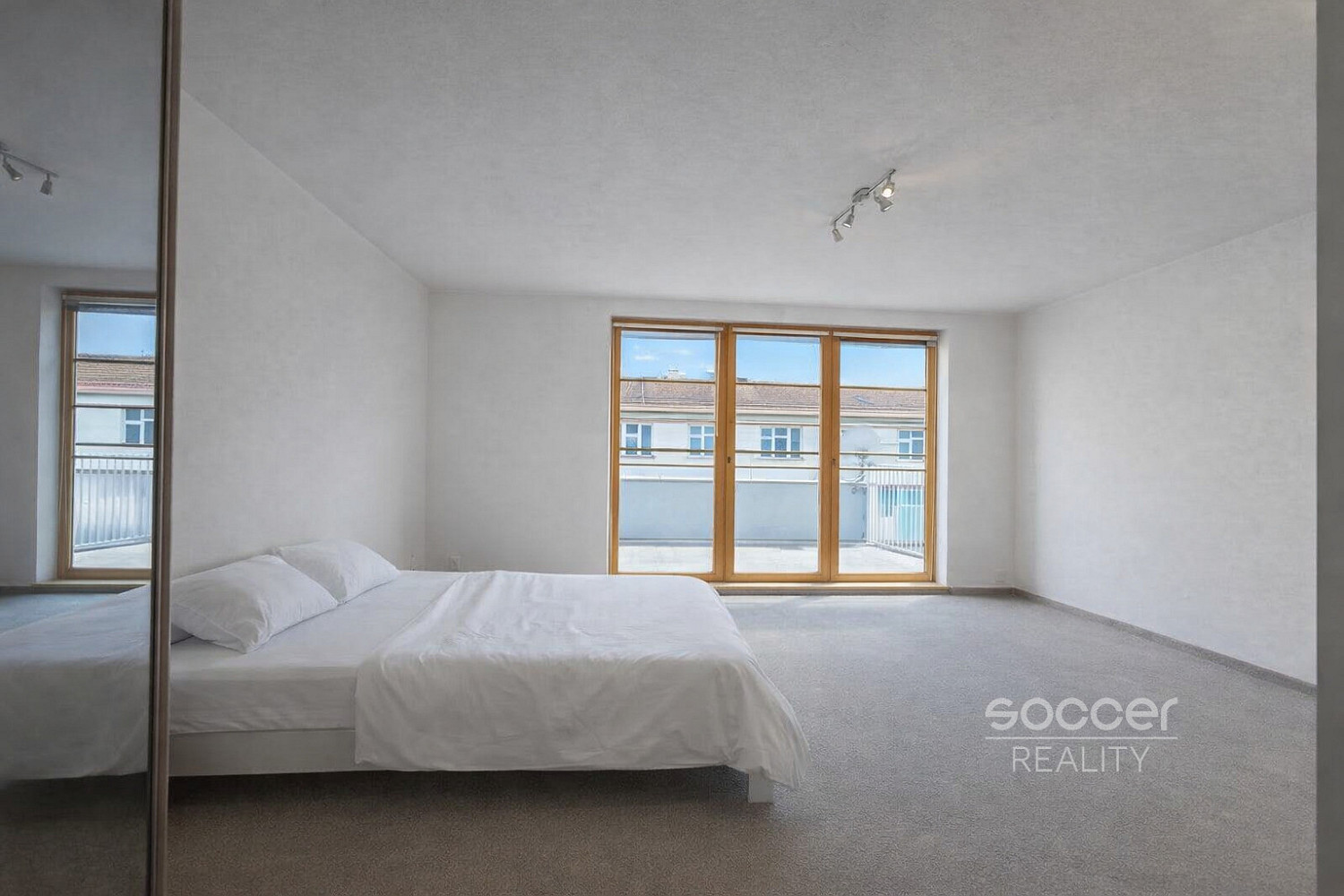 Pronájem bytu 1+kk 40 m², Praha