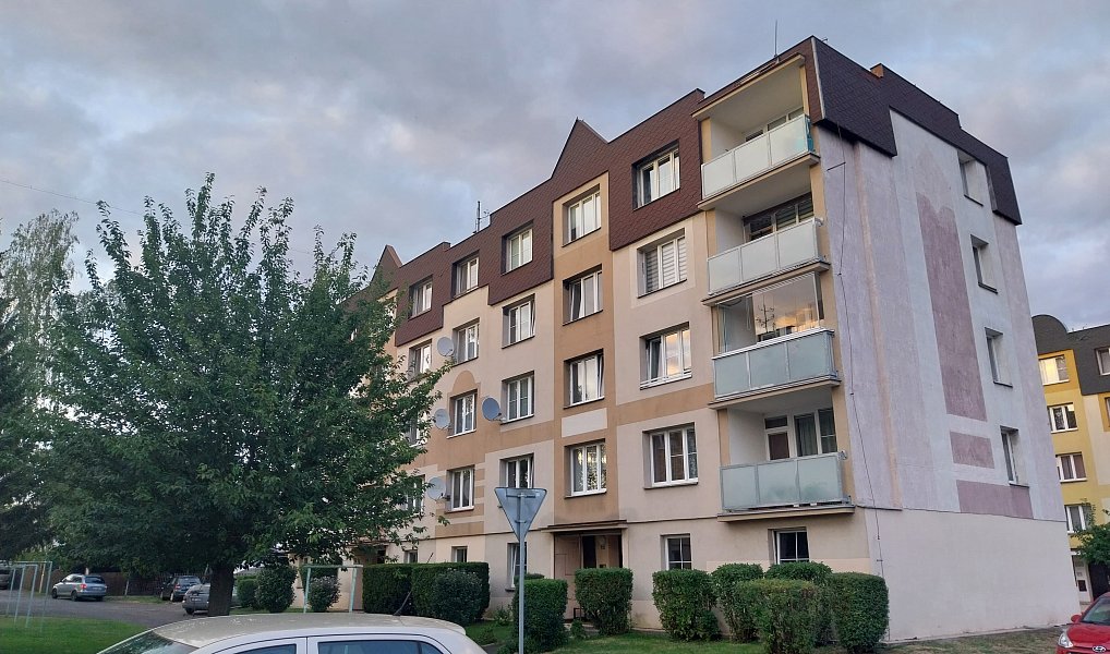 Pronájem bytu 3+1 64 m², Radonice – náhled fotky 2