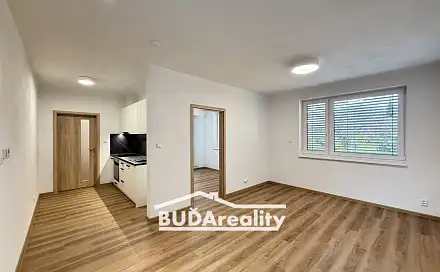 Pronájem bytu 2+kk 40 m², tř. Osvobození, Otrokovice, okres Zlín