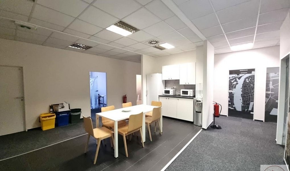 Pronájem kanceláře 714 m², Praha – náhled fotky 5