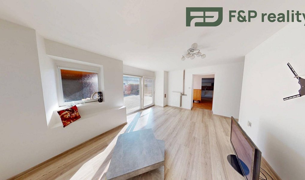 Prodej domu 215 m² s pozemkem 300 m², Žleby – náhled fotky 2