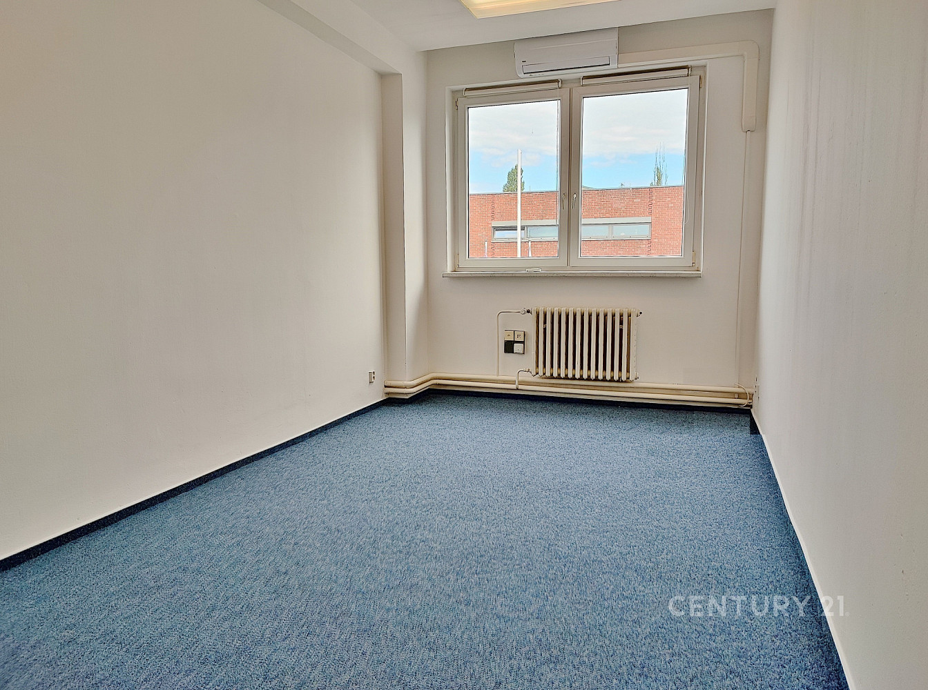 Pronájem kanceláře 18 m² – fotografie 3