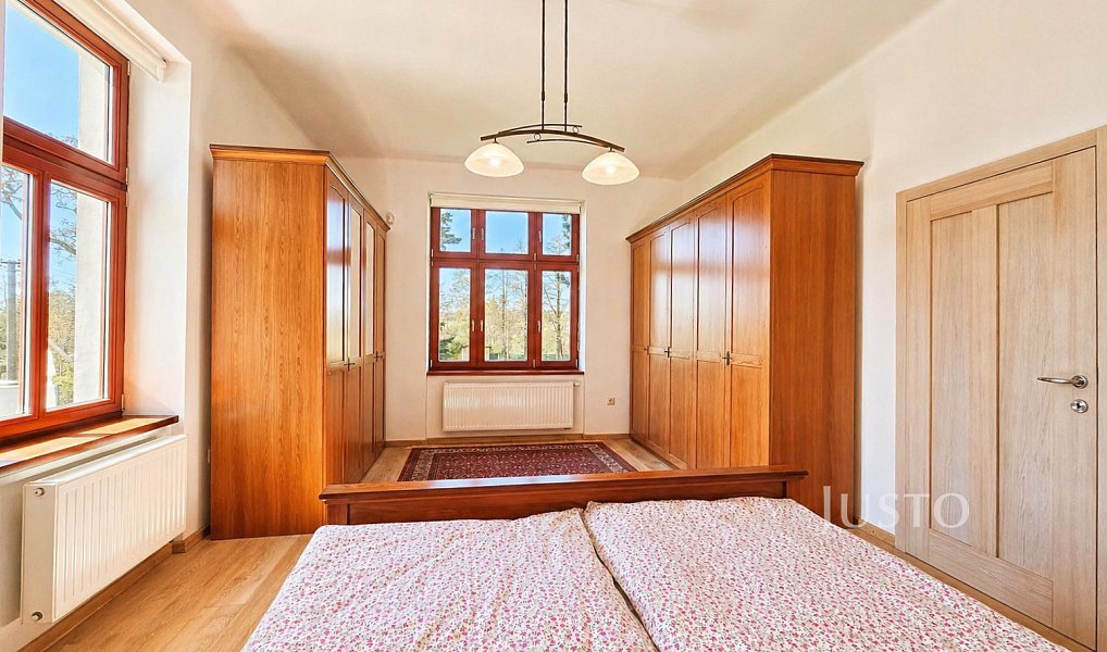 Prodej domu 257 m² s pozemkem 1 742 m², Heřmaň – náhled fotky 12
