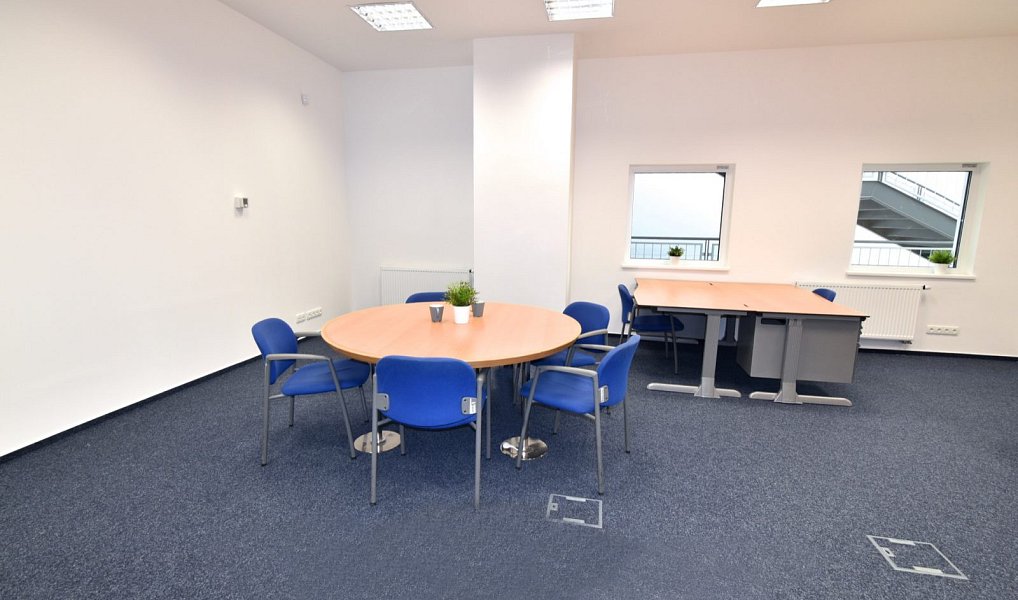 Pronájem obchodních prostor 102 m², Ořech – náhled fotky 7