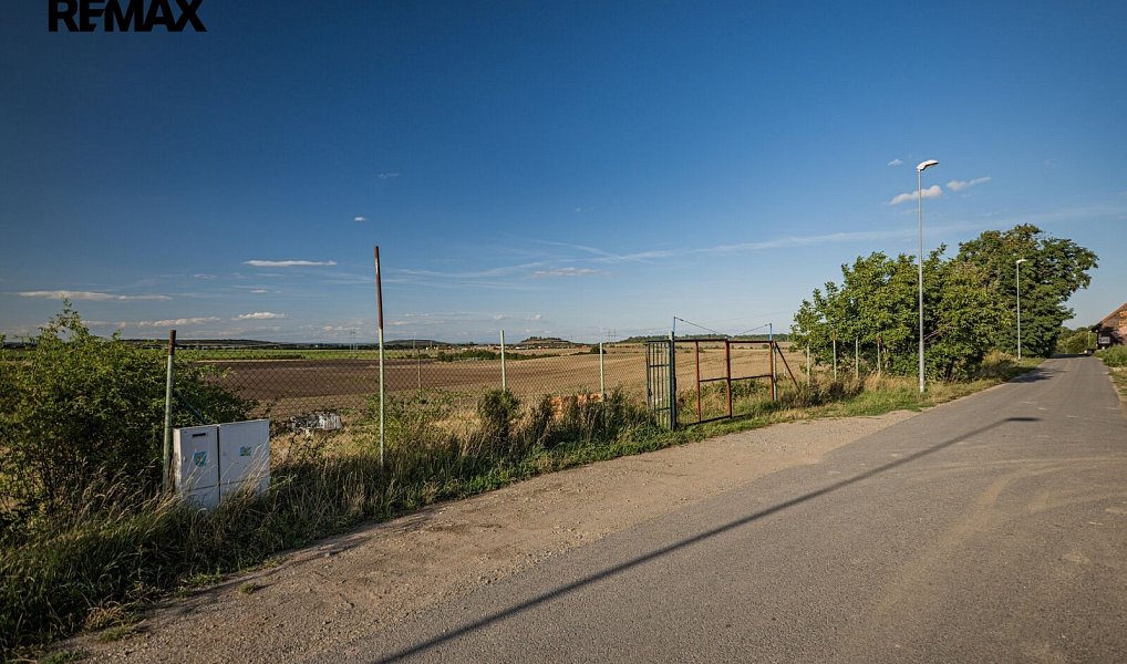 Prodej stavebního pozemku 1 295 m², Vykáň – náhled fotky 5