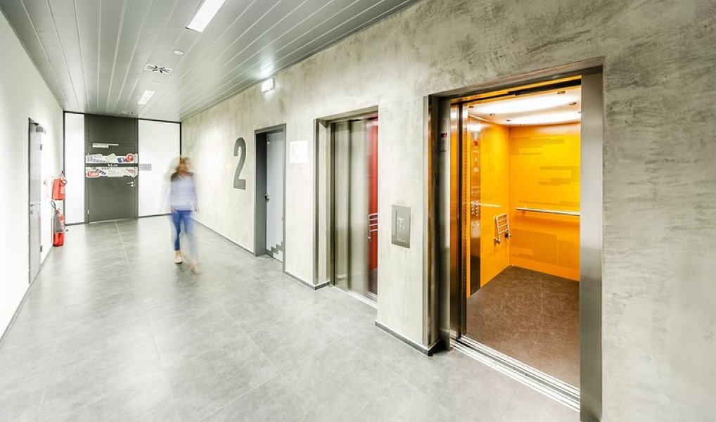 Pronájem kanceláře 239 m², Praha – náhled fotky 9