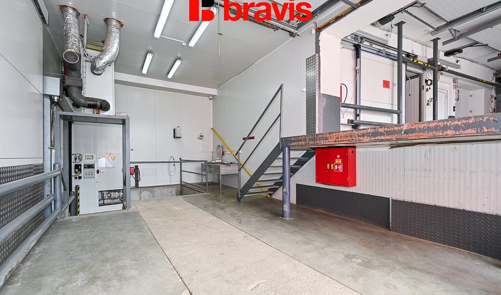 Pronájem skladovacích prostor 1 016 m², Hradčany – náhled fotky 2