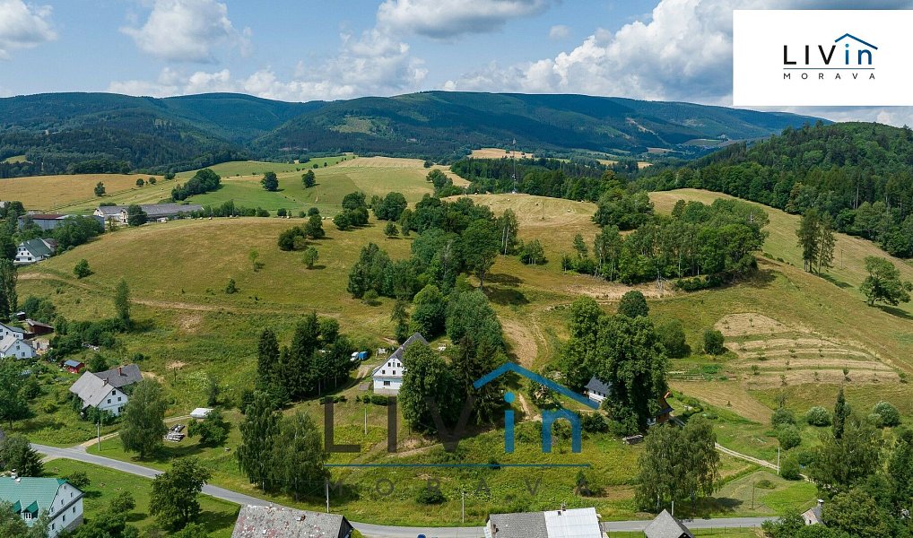 Prodej stavebního pozemku 897 m², Staré Město – náhled fotky 5