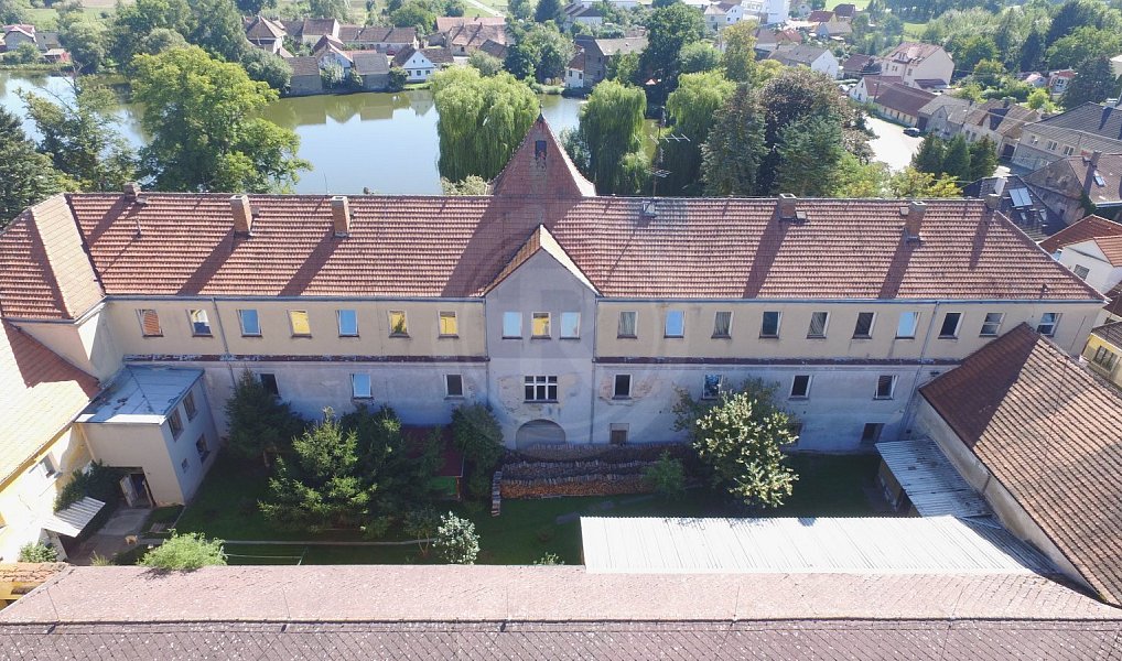 Prodej obchodních prostor 2 355 m², Veselíčko – náhled fotky 2