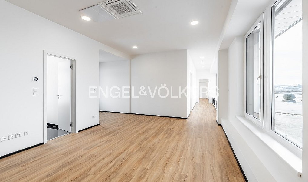 Pronájem kanceláře 147 m², Modletice – náhled fotky 7