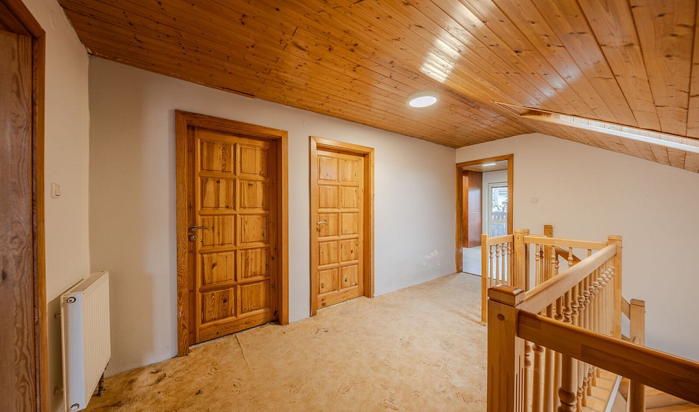 Prodej domu 182 m² s pozemkem 442 m², Komňa – náhled fotky 12