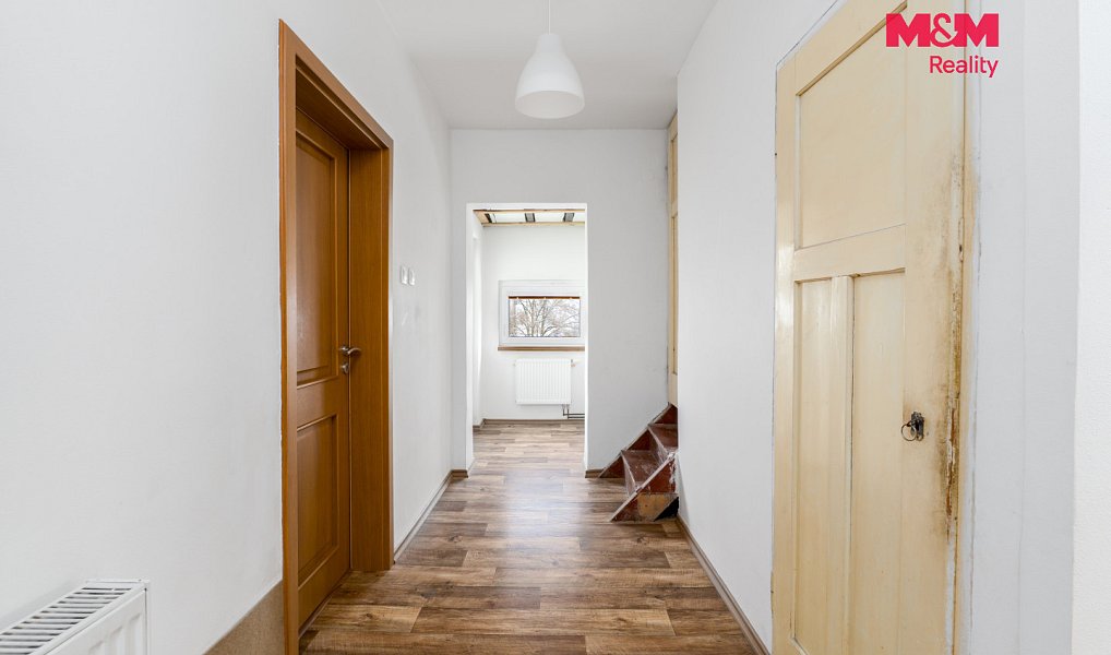 Prodej domu 149 m² s pozemkem 877 m², Hrob – náhled fotky 9