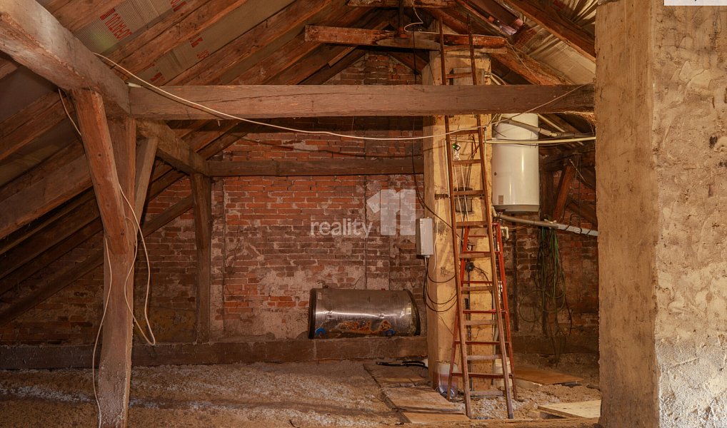 Prodej domu 220 m² s pozemkem 907 m², Žebrák – náhled fotky 31
