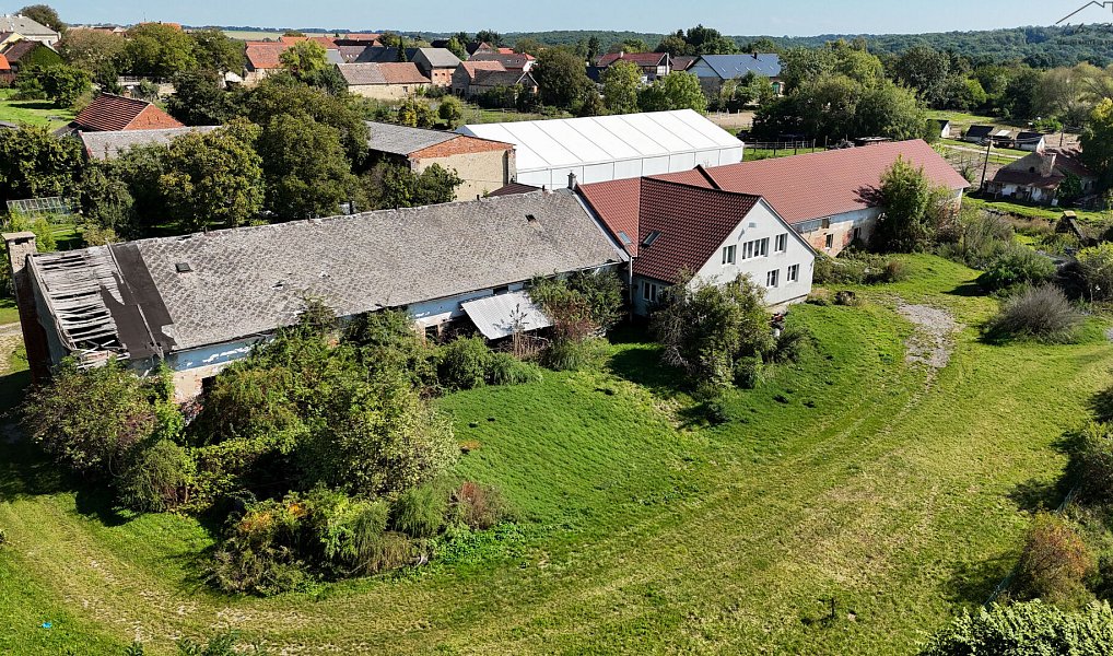 Prodej obchodních prostor 1 200 m², Střemy – náhled fotky 2