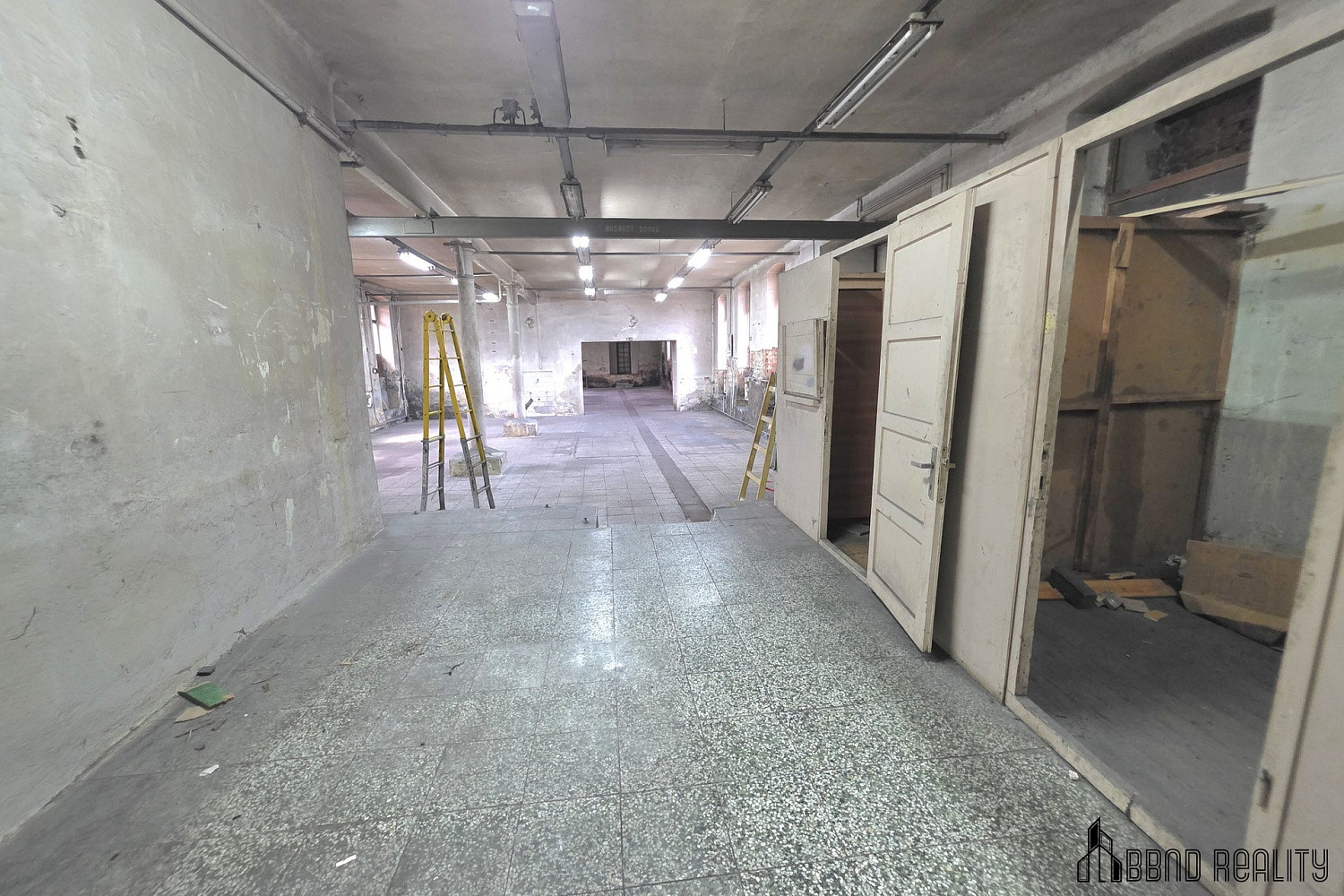 Pronájem výrobních prostor 3 768 m² — photo 4