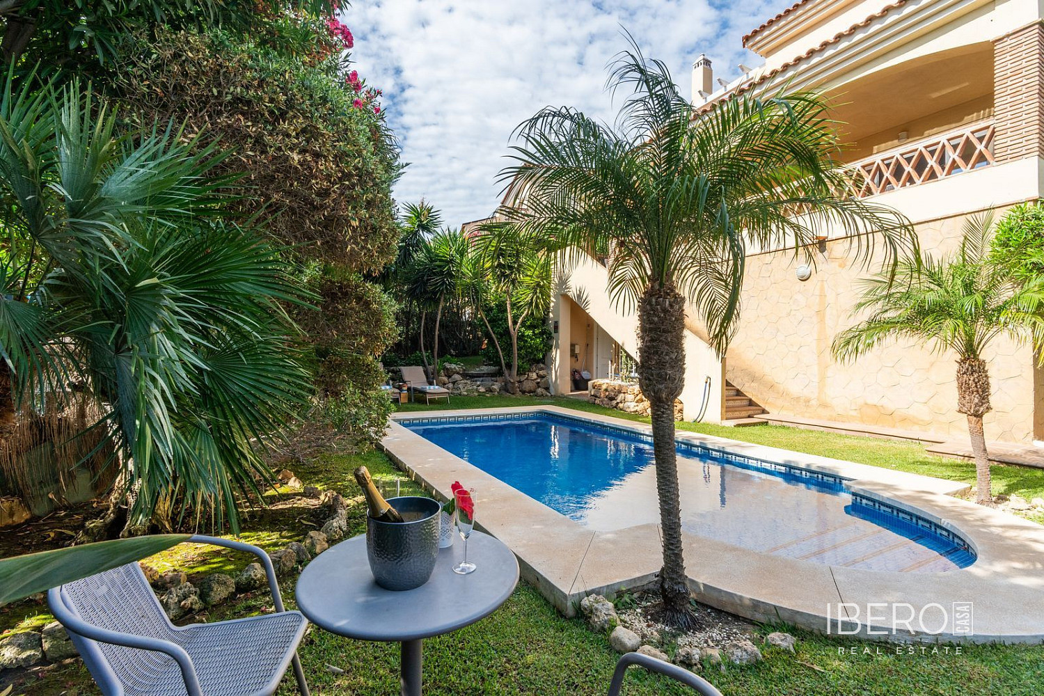 Prodej domu 371 m² s pozemkem 554 m²