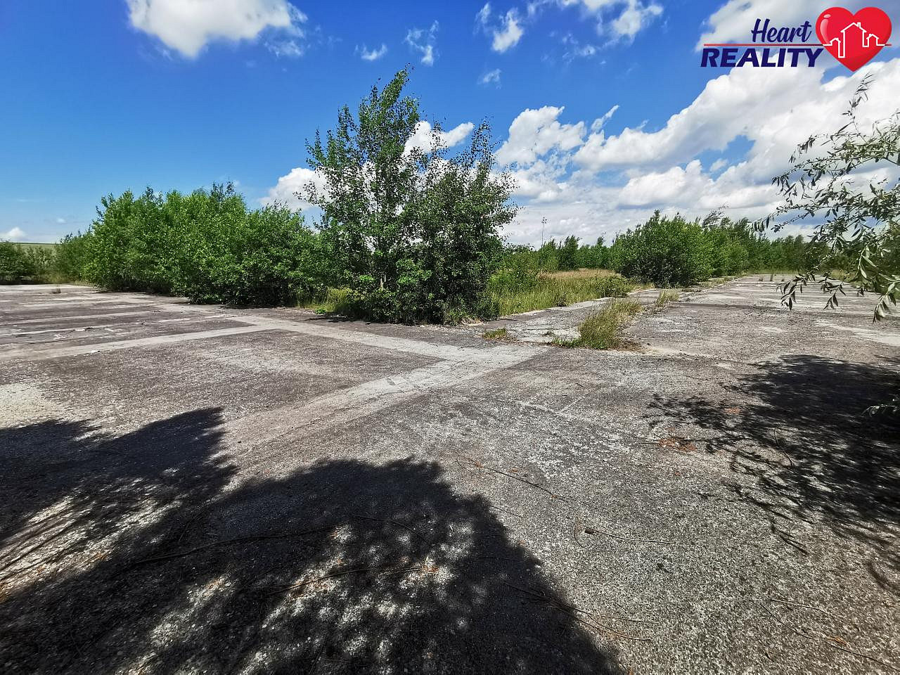 Prodej komerčního pozemku 32 430 m² – fotografie 3